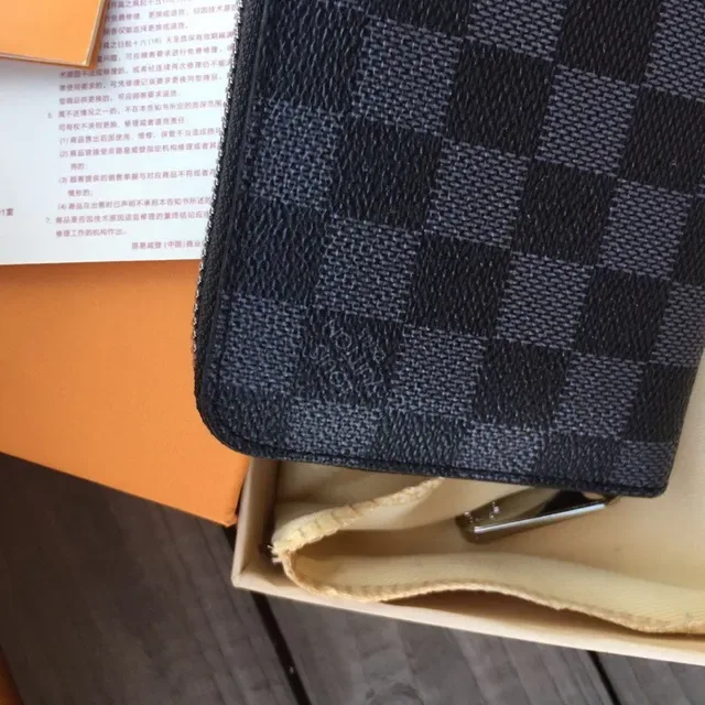 Carteira Louis Vuitton Monogram Canvas com zíper longa 20