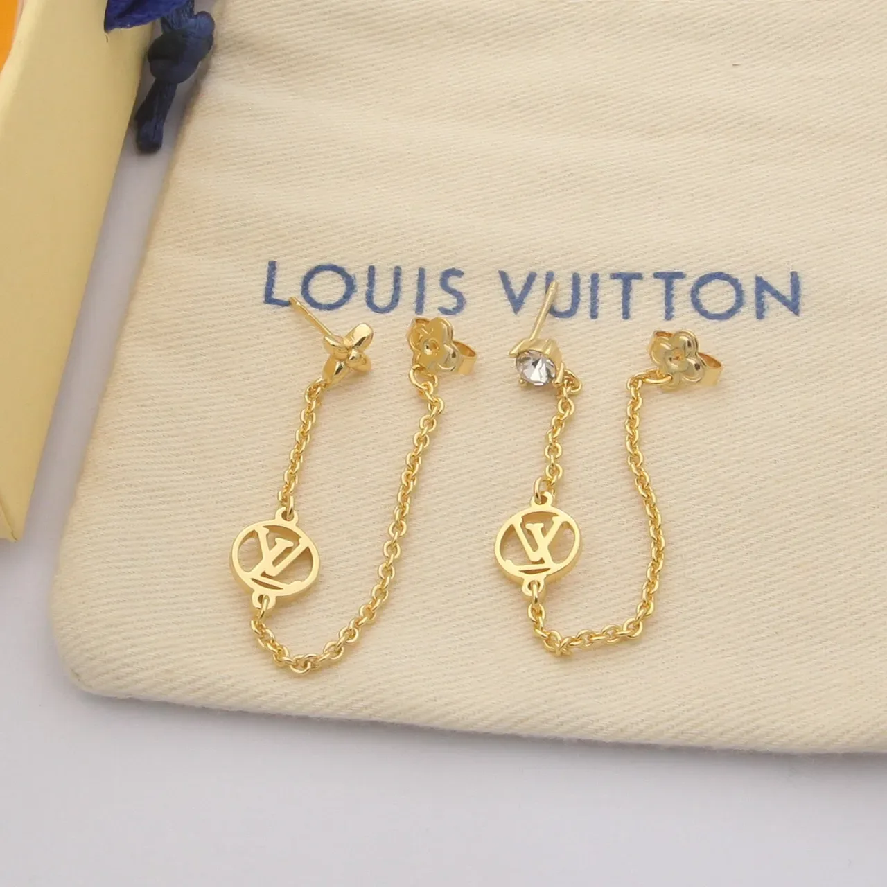 Louis Vuitton Monogram Chain Gold Silver Dangling Pendant Earrings 4