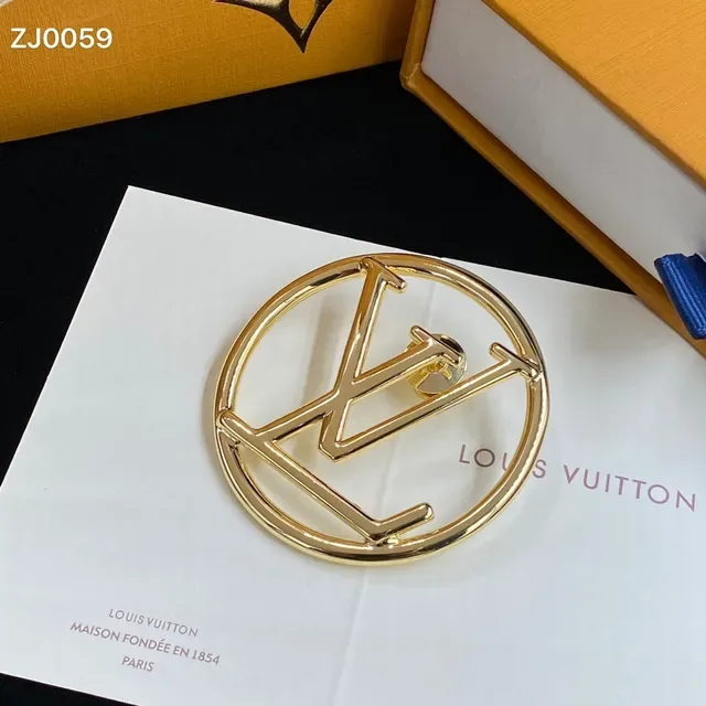 Louis Vuitton Monogram Broche Circulaire en Or Métal Poli 5