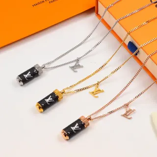 Louis Vuitton Monogram قلادة أسطوانية