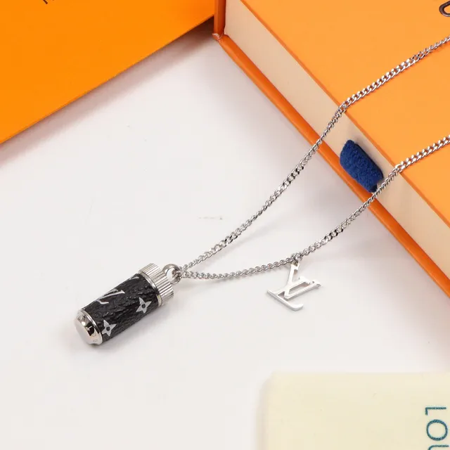 Louis Vuitton Monogram قلادة أسطوانية 4