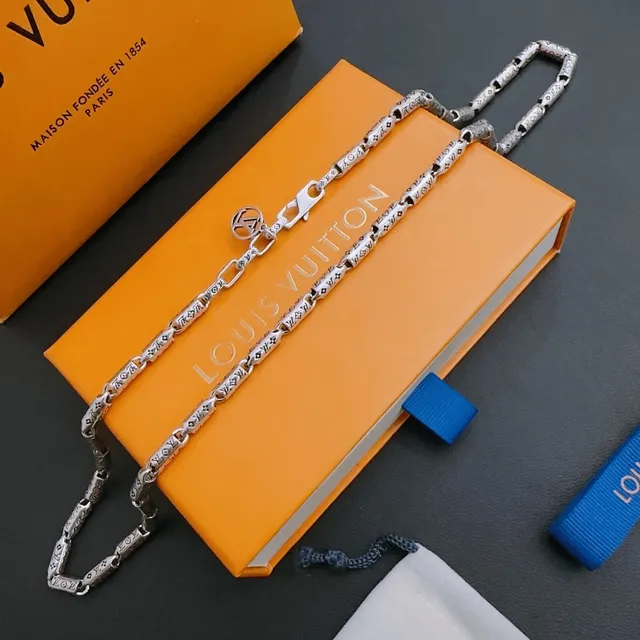 Louis Vuitton Monogram-Embossed Floral Link Necklace 6