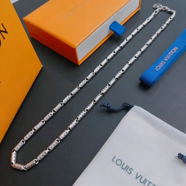 Louis Vuitton Monogram-Embossed Floral Link Necklace 9