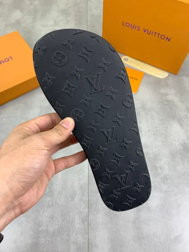 Louis Vuitton Monogram-Embossed Thong Slippers 2