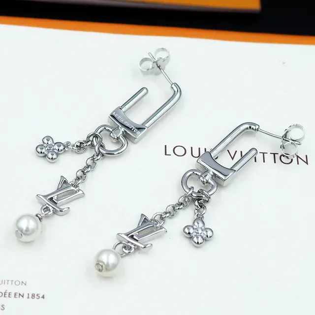 Louis Vuitton Monogram Flower Pearl Drop Earrings 7