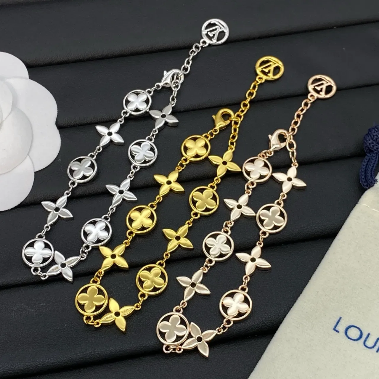 Louis Vuitton Monogram Flowers Floral-Link esmalte e gemas braceletes 2