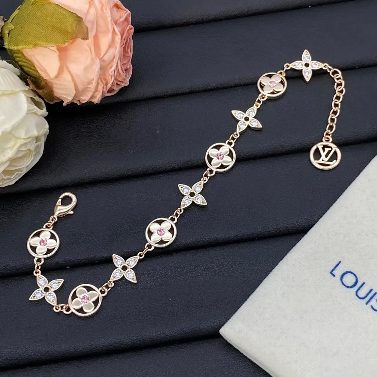 Louis Vuitton Monogram Flowers Floral-Link esmalte e gemas braceletes 3