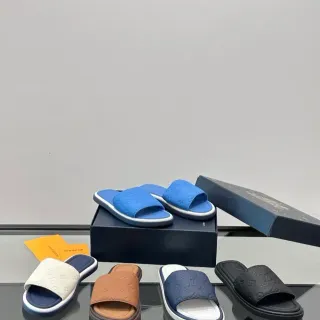 लुई विटन मोनोग्राम चमड़े की स्लाइड स्लिपर्स