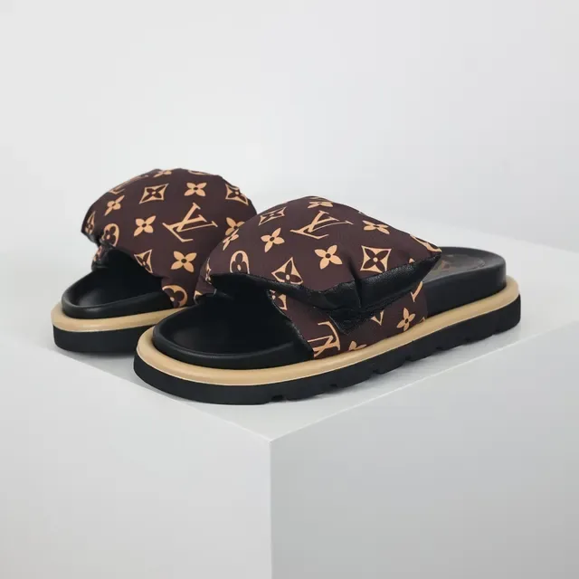Louis Vuitton Monogram نعال منزلية مع حزام مبطن 2