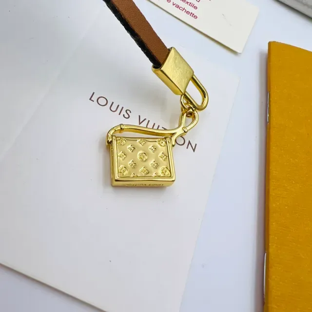 Louis Vuitton Petite Malle Monogram Canvas Gold-Tone Lock Charm Bracelet 4
