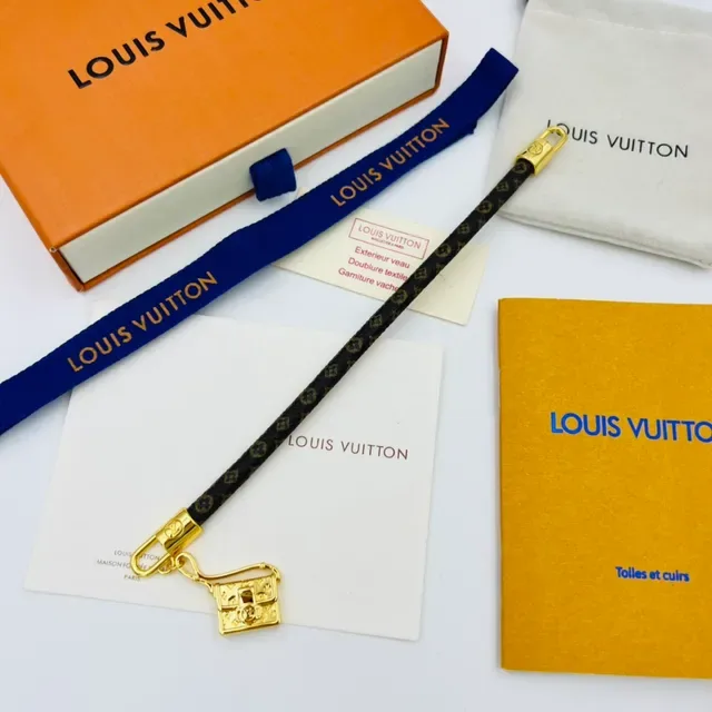 Louis Vuitton Petite Malle Monogram Canvas Gold-Tone Lock Charm Bracelet 9