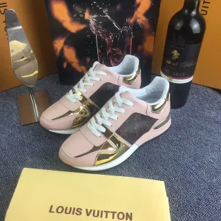 Louis Vuitton Monograma Rosa y Zapatillas Lifestyle de Oro