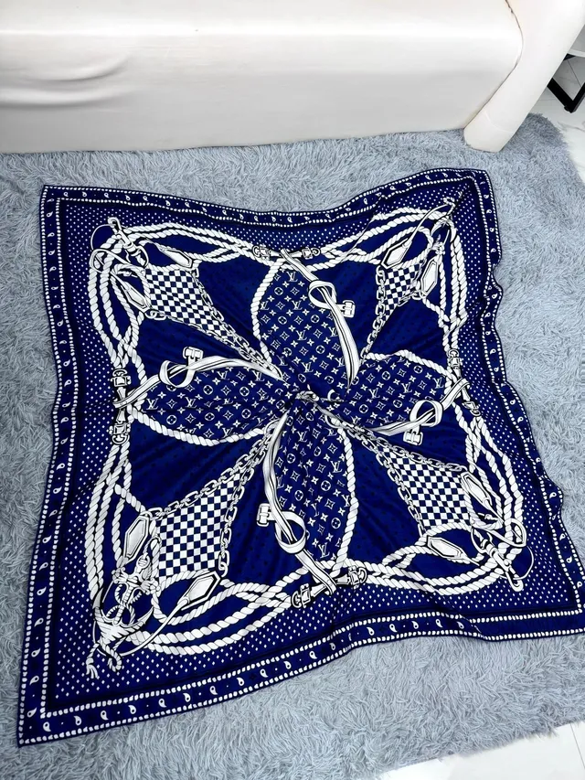 Louis Vuitton lenço de seda navy e branco impresso 8