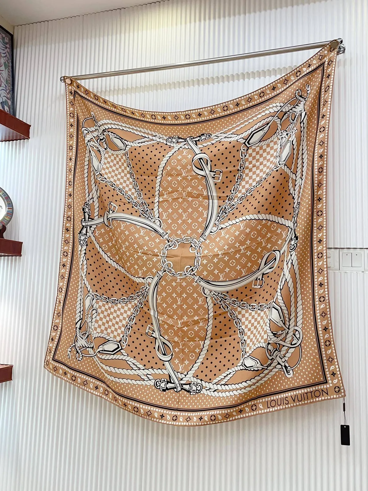 Louis Vuitton Motif Corde Beige Écharpe en soie 6