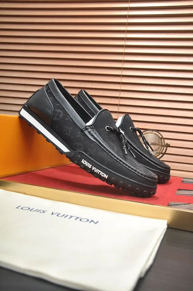 Louis Vuitton Run Away Loafer Noir Monogram Toile Cuir Talon Tassel Enfiler 3