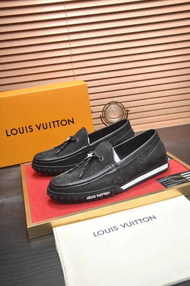 Louis Vuitton Run Away Loafer Noir Monogram Toile Cuir Talon Tassel Enfiler 4