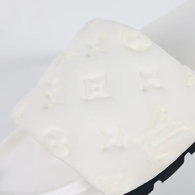 Louis Vuitton Run Away Slide Off-White and Black Slippers 6