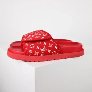 Louis Vuitton Run Away Slide लाल Monogram चप्पल