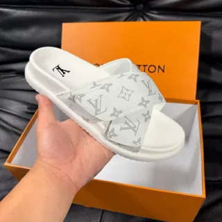 Louis Vuitton Run Away Slide सफेद और ग्रे Monogram स्लिपर्स