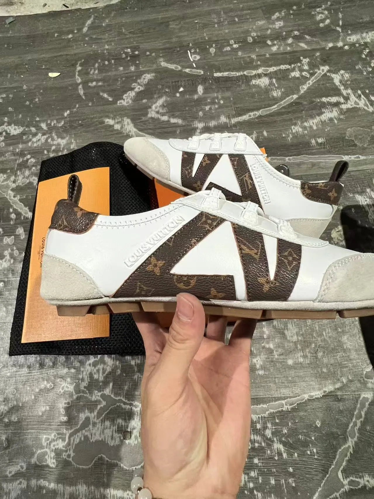 Louis Vuitton Run Away White and Brown Monogram Lifestyle Sneakers 7