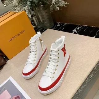 Louis Vuitton Run Away zapatillas lifestyle blancas y rojas de punta alta
