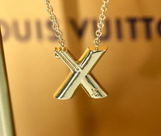 Louis Vuitton Sculptural Lowercase B Pendant Necklace 4