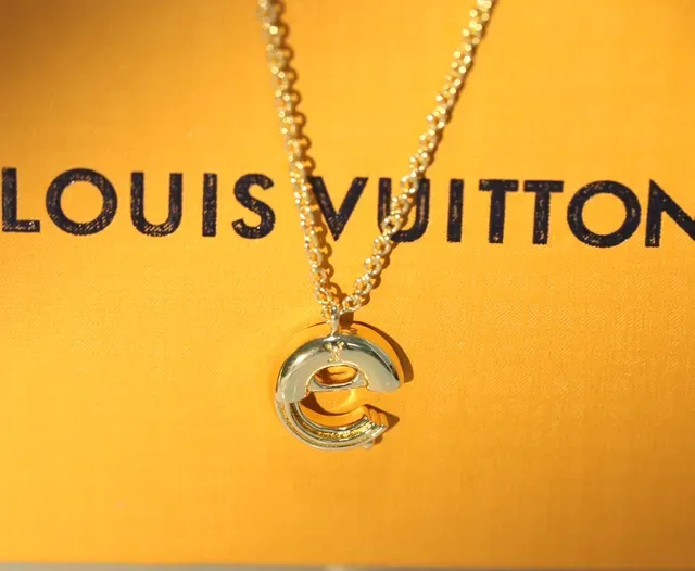 Louis Vuitton Sculptural Lowercase B Pendant Necklace 19