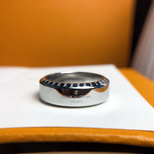 Louis Vuitton Signature Engraved Beveled Edge Rings 9