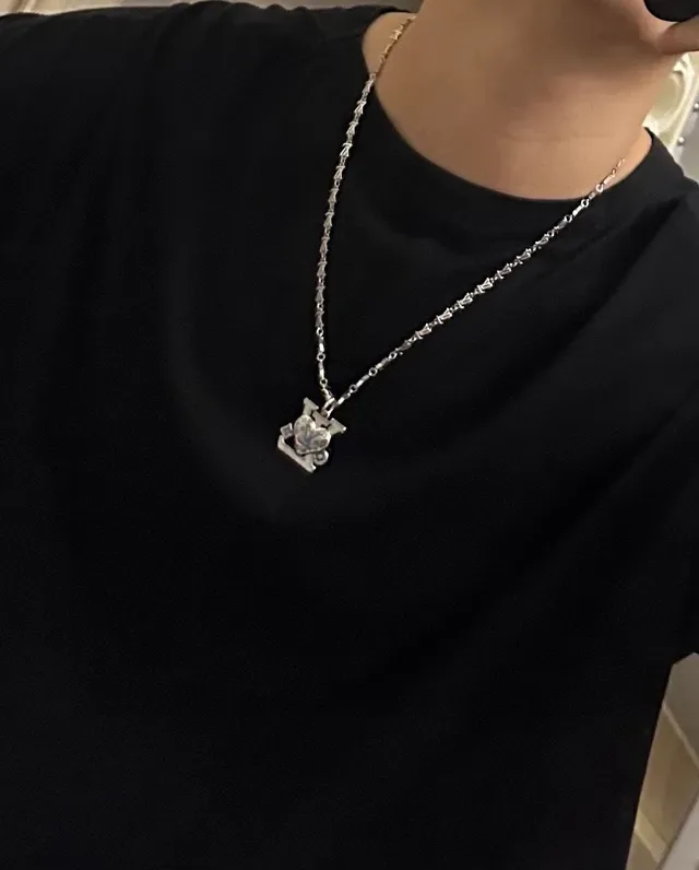Louis Vuitton Silver Blue Chain Enamel-Accented Pendant Necklace 2