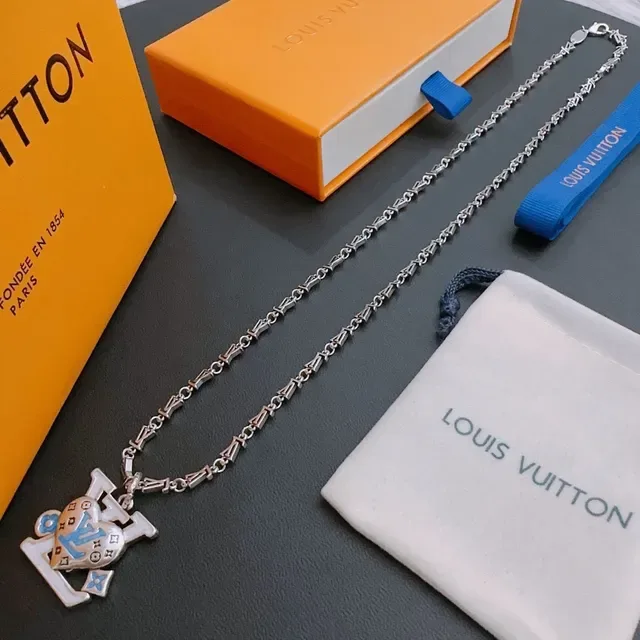 Louis Vuitton Silver Blue Chain Enamel-Accented Pendant Necklace 6