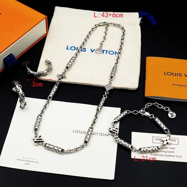 Louis Vuitton Silver Metal Monogram-Engraved Cylindrical Links Necklace 3