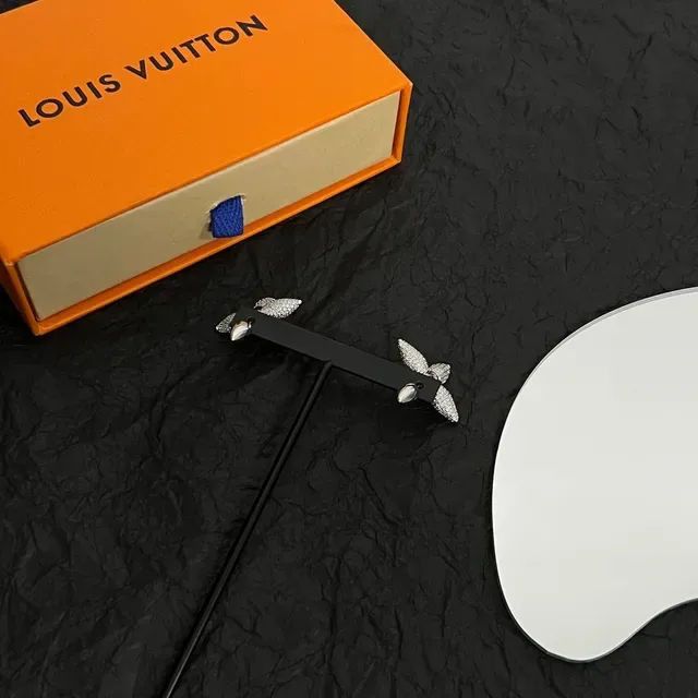 Louis Vuitton Silver Pavé-Crystal Floral-Motif Earrings 6