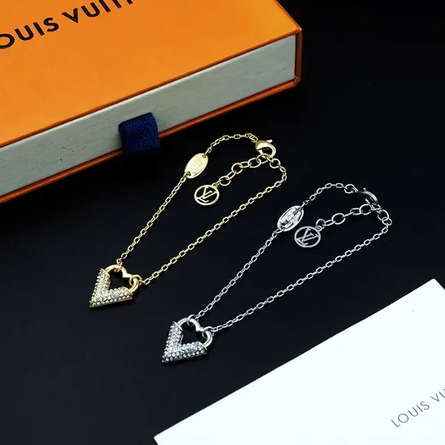 Louis Vuitton Silver Transparent Chain Crystal-Paved Heart Pendant Bracelet 6