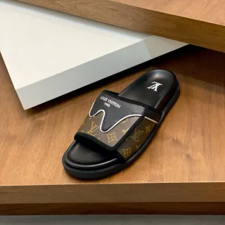 Louis Vuitton स्लाइड ब्राउन ब्लैक मोनोग्राम कैनवास रबर सोल स्लिपर्स