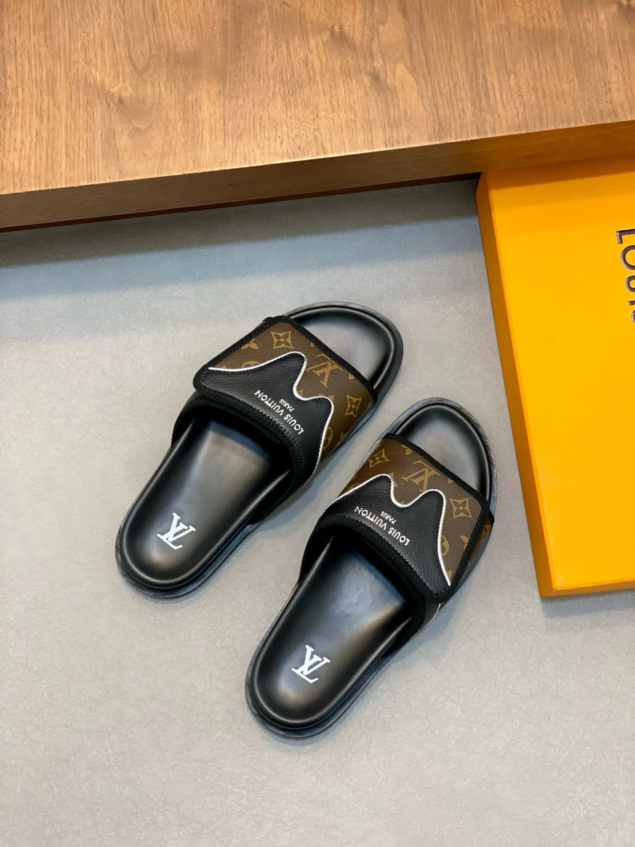 Louis Vuitton स्लाइड ब्राउन ब्लैक मोनोग्राम कैनवास रबर सोल स्लिपर्स 6