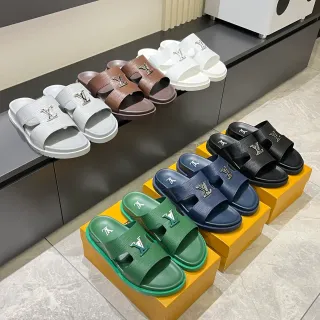 Louis Vuitton स्लाइड सैंडल डबल स्ट्रैप मोल्डेड सोल स्लिपर्स