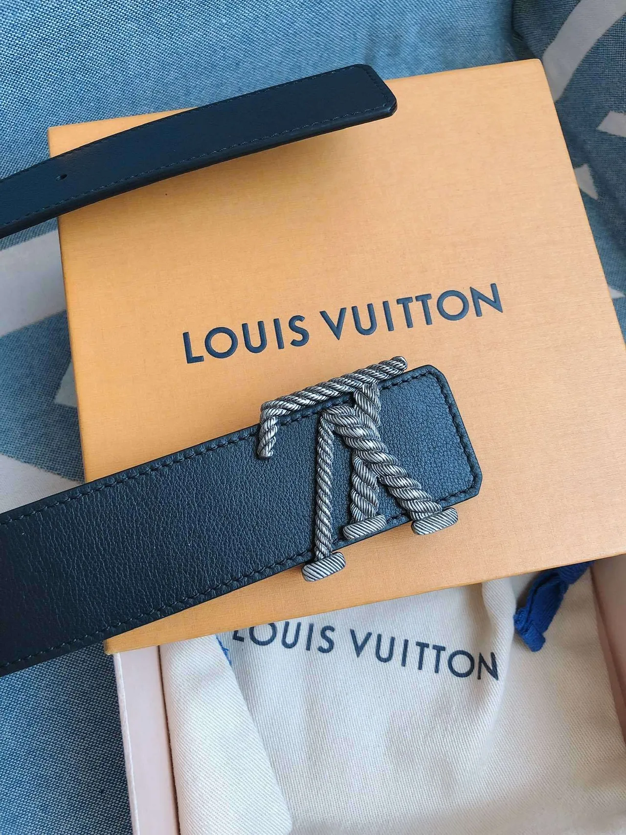 Louis Vuitton Twisted Rope LV Buckle Black Leather Belt 2