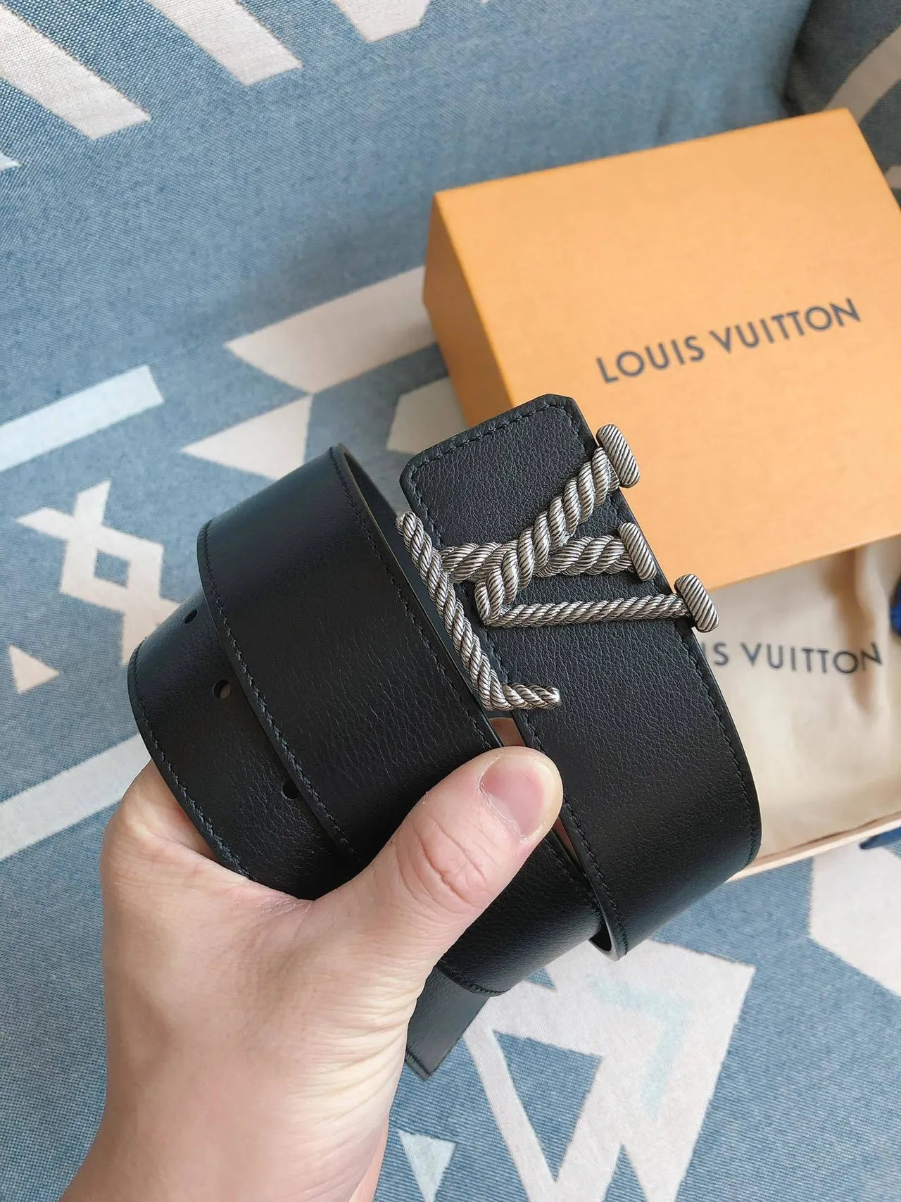 Louis Vuitton Twisted Rope LV Buckle Black Leather Belt 9