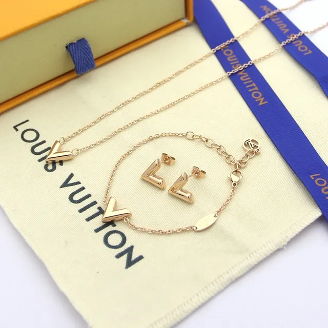 Louis Vuitton V-Pendant Gold Silver Fine Link Chain Necklace 3