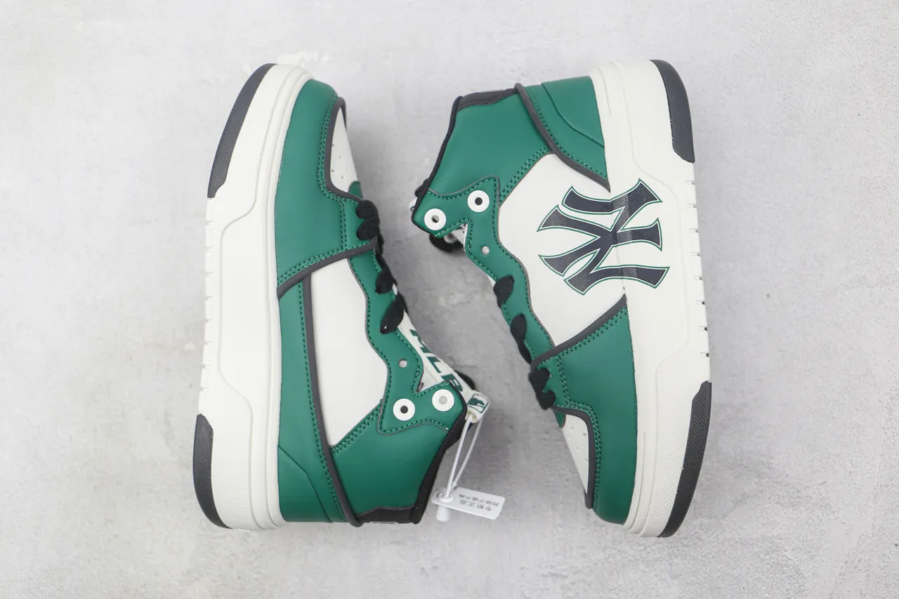 Mitchell & Ness NY Yankees High Top Green White Black Lifestyle Sneakers 2
