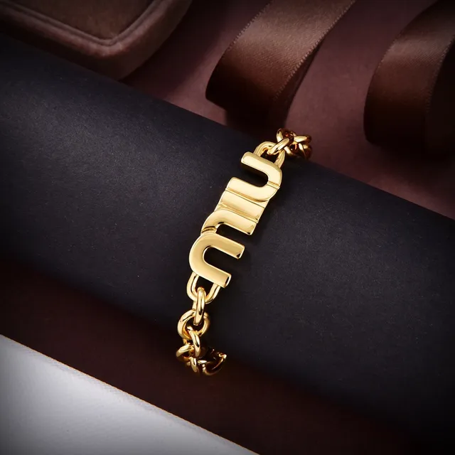 Miu Miu شعار لوحة سلسلة سميكة سوار ذهبي 2