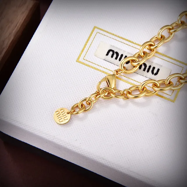 Miu Miu شعار لوحة سلسلة سميكة سوار ذهبي 3