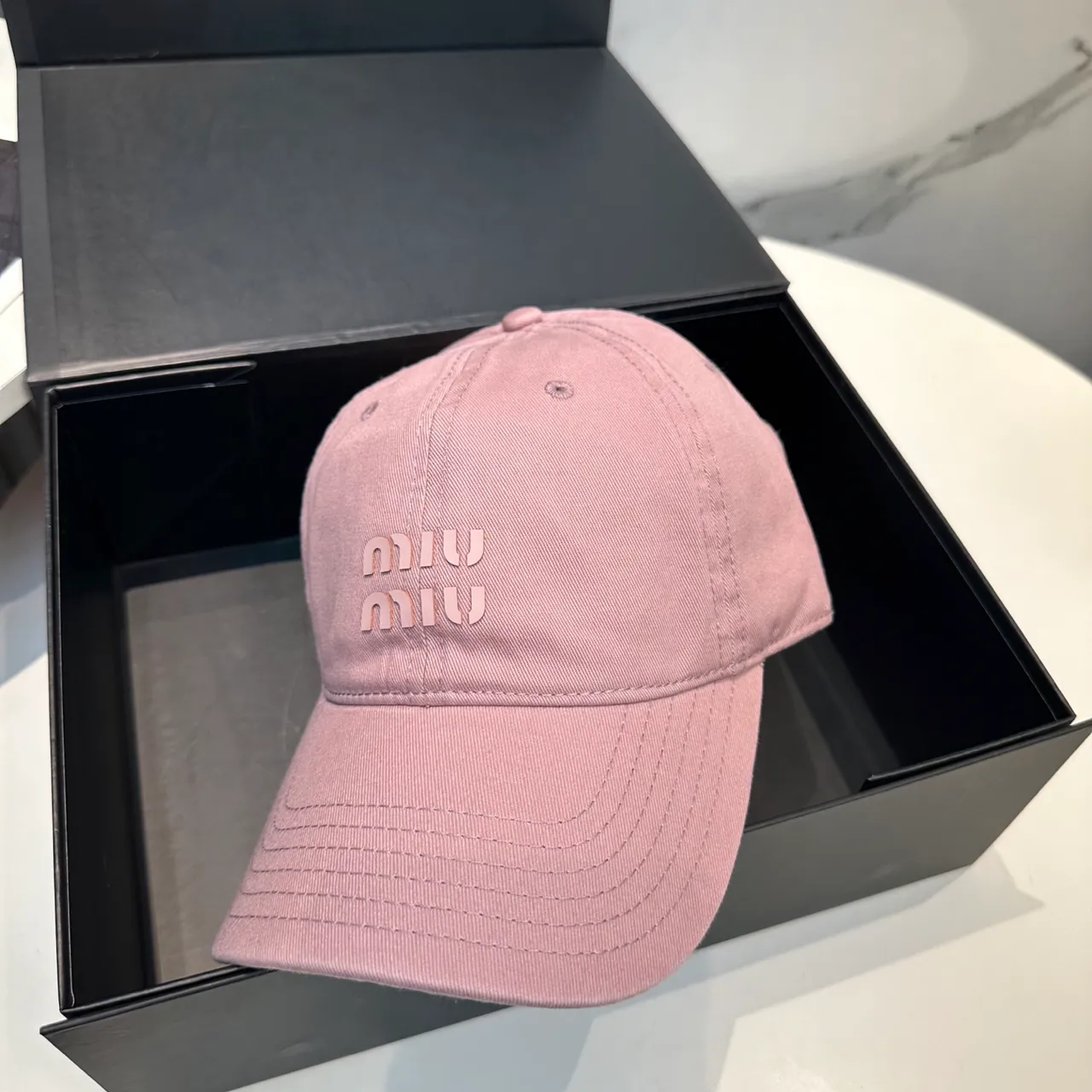 Miu Miu Casquette de baseball rose tonale avec logo brodé couronne structurée 5