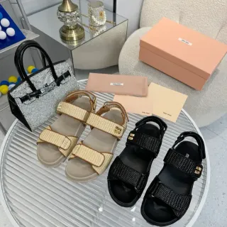 Miu Miu Wander بيج أسود حزام رافيا منسوج تصميم حزام مزدوج صندل كاجوال