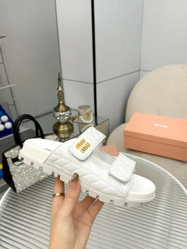 Miu Miu Wander صندل منزلق مقصوص ذات حزامين مزدوجين 5