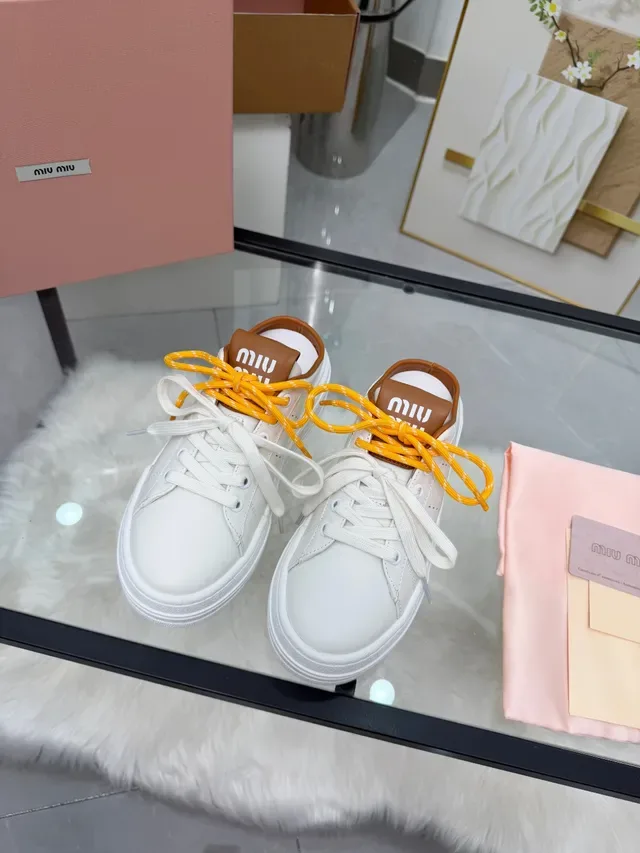 Miu Miu Wander Baskets Lifestyle Blancs Orange Semelle Plateforme Lacets Bicolores 5