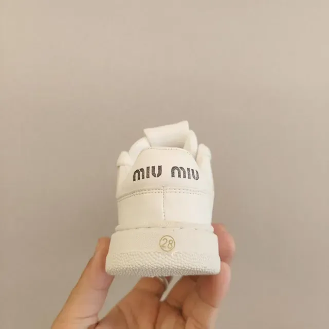 Miu Miu Chaussures Lifestyle à Semelle Plateforme Blanche avec Détails de Sangles Superposées 12