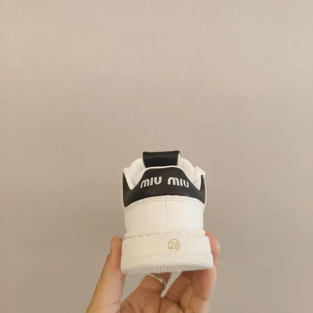 Miu Miu Chaussures Lifestyle à Semelle Plateforme Blanche avec Détails de Sangles Superposées 19