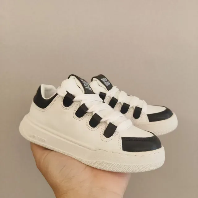 Miu Miu Chaussures Lifestyle à Semelle Plateforme Blanche avec Détails de Sangles Superposées 24