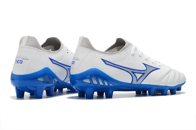 Mizuno Sapatos de Futebol Brancos Azuis Baixo Corte Upper de Malha Costurado Matelado Vamp Solo Firme 7